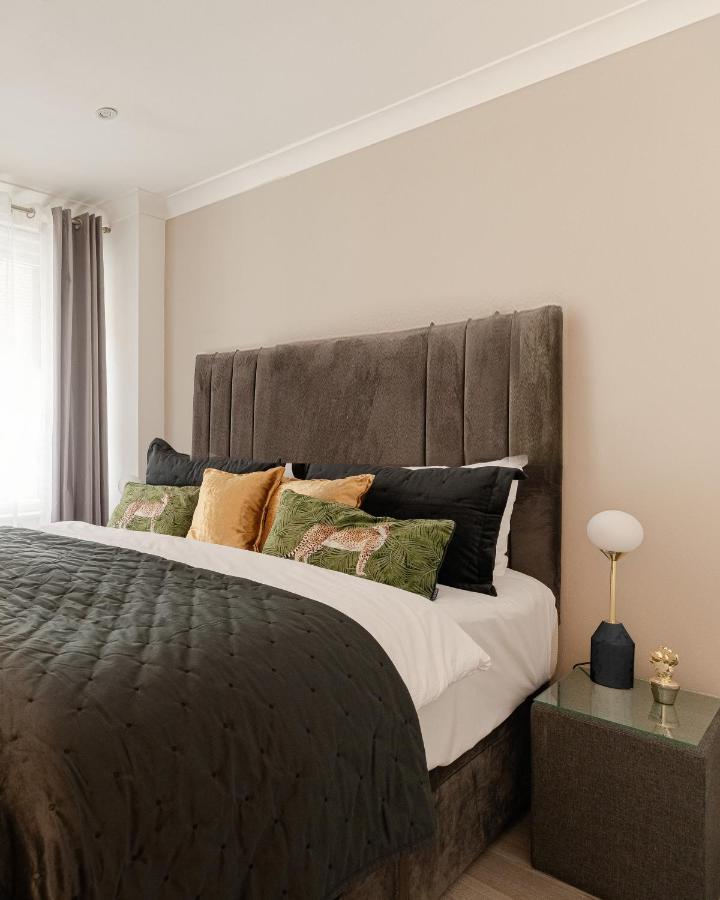 Explore The Most Exquisite West-End From A Harrods Family And Couple Home London Exterior foto
